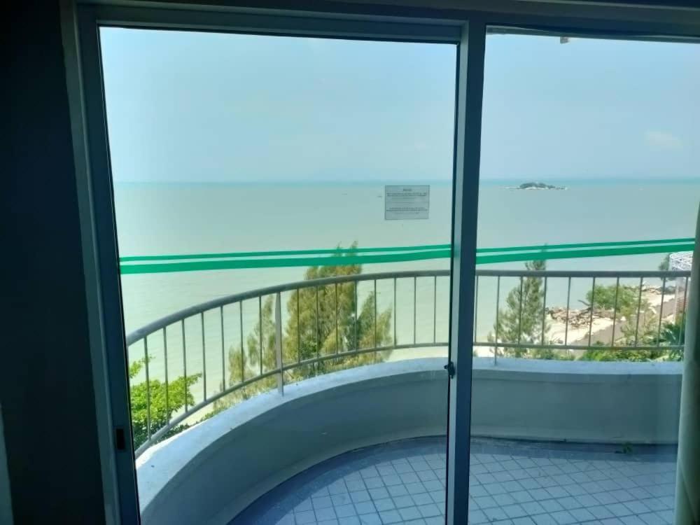 Beachfront Full Sea Penang Tanjung Bungah  Exterior foto